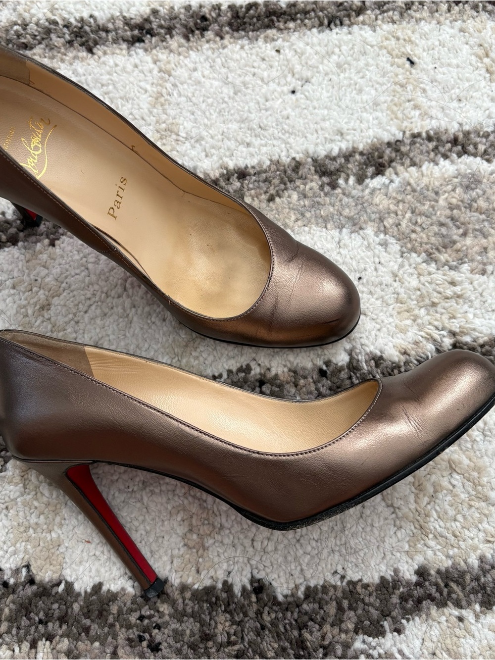 CHRISTIAN LOUBOUTIN Round Toe Platform Metallic Pumps